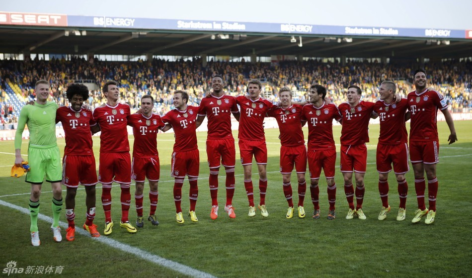 西甲皇马球迷抗议弗洛伦蒂诺主席